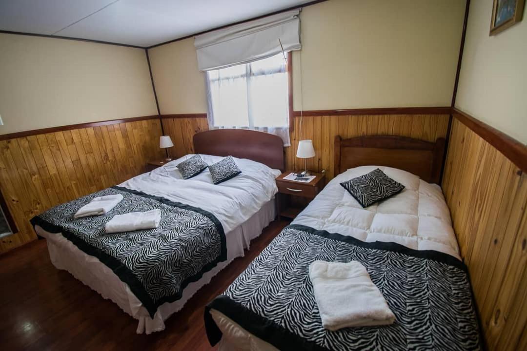 Hostal Alcazar Puerto Natales Bagian luar foto