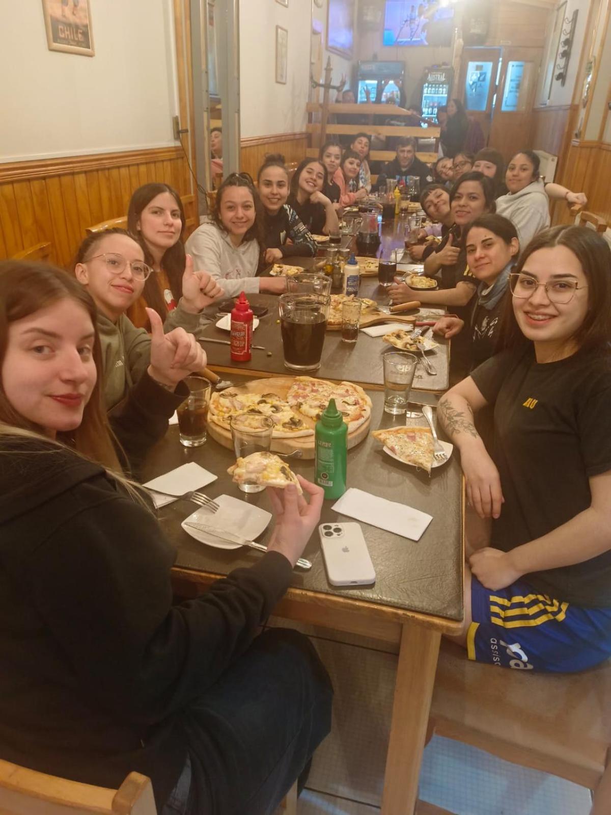 Hostal Alcazar Puerto Natales Bagian luar foto