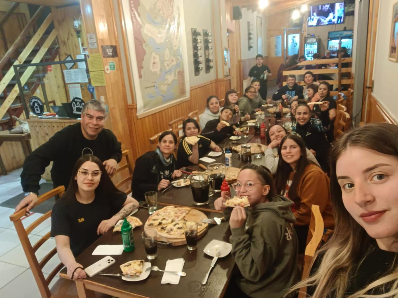 Hostal Alcazar Puerto Natales Bagian luar foto