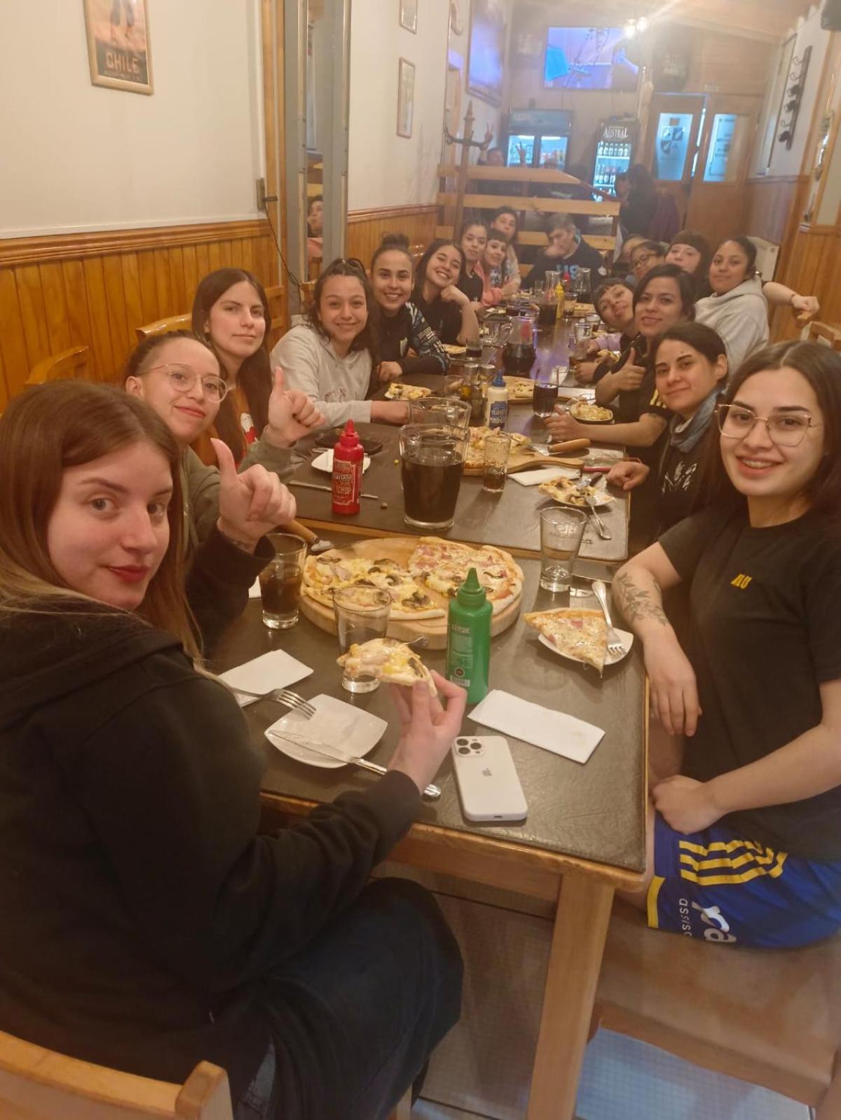 Hostal Alcazar Puerto Natales Bagian luar foto